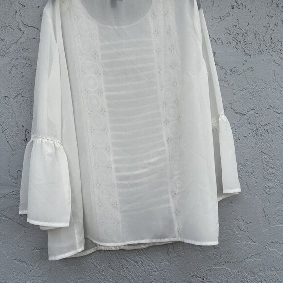 Sweet Magnolia Women's Off-White Chiffon Embroider Eyelet Bell Sleeve Top Sz XL - Picture 8 of 12